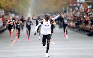 "Siêu nhân" Eliud Kipchoge chạy marathon dưới mốc 2 giờ