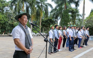 Chương trình một triệu lá cờ Tổ quốc đến với đồng bào biên giới phía Bắc