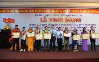 Vinh danh chàng trai trẻ nhảy xuống biển cứu người trong sóng dữ