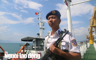 Cảnh sát biển đồng hành với ngư dân Khánh Hòa