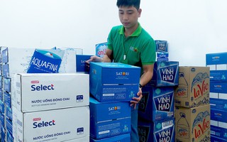 Saigon Co.op huy động gấp hàng ngàn lốc nước đóng chai phục vụ người dân Hà Nội