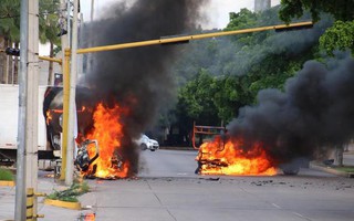 Mexico: Đấu súng kinh hoàng, bắt được con trai trùm ma túy vẫn phải thả