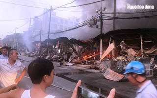 Cháy chợ Còng ở Thanh Hóa, 260 ki-ốt bị thiêu rụi, thiệt hại tiền tỉ