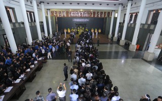 Hàng ngàn người tiễn biệt cố Thứ trưởng Lê Hải An