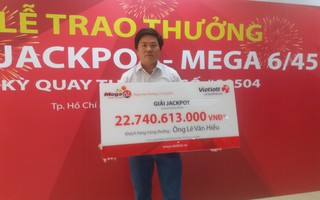 Người hai lần công khai danh tính trúng Jackpot nhận thưởng hơn 22,7 tỉ đồng