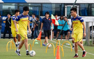 Thầy Park Hang-seo kiên nhẫn với Đình Trọng