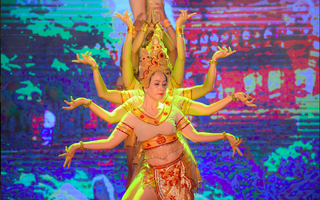 Người Hà Nội mê mệt điệu Apsara của vũ nữ Chăm