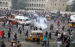 Iraq: An ninh nổ súng vào người biểu tình, 879 người thương vong