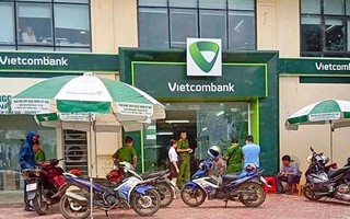 Điều tra động cơ cựu trung úy công an bịt mặt, nổ 3 phát súng tại chi nhánh Vietcombank