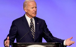 Triều Tiên lăng mạ ông Biden, ông Trump "bênh" ra mặt