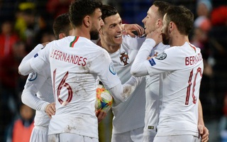 Ronaldo ghi bàn thứ 99, Bồ Đào Nha lách khe cửa hẹp dự Euro