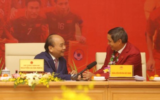 Thủ tướng nồng nhiệt chào đón, chúc mừng các HLV, VĐV đoàn thể thao Việt Nam