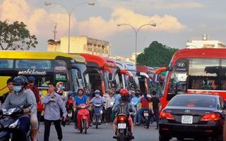 Vé xe Tết Nguyên đán năm nay giá ra sao, bán thế nào?