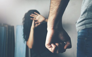 Sợ hãi vì “bản án” chồng dành cho mỗi đêm