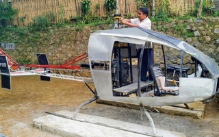 Người đàn ông Indonesia chế tạo trực thăng vì chán cảnh tắc đường