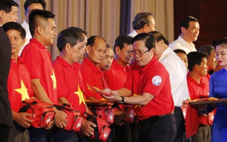 Báo Người Lao Động được Ủy ban MTTQ TP HCM tặng bằng khen