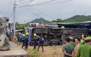 Xe khách lao vào nhà dân, 38 người bị thương, nhiều người nguy kịch