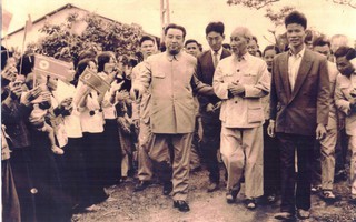 Câu chuyện đằng sau bức ảnh chụp Bác Hồ và Chủ tịch Kim Nhật Thành