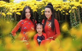 Lộ diện con gái xinh như hoa hậu của Trịnh Kim Chi trên phố Xuân