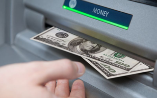 Một triệu USD tiền mặt bị rút qua ATM từ lỗ hổng bảo mật