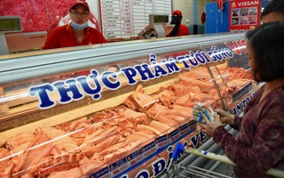 Lo dịch bệnh, người tiêu dùng tìm mua thịt heo "có thương hiệu"