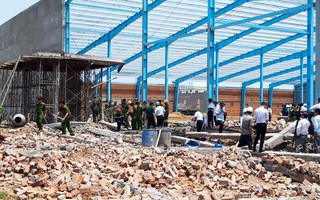 Sập tường công trình ở Vĩnh Long, 6 người tử vong