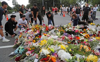 New Zealand: Nghi phạm vụ xả súng im lặng khi ra tòa