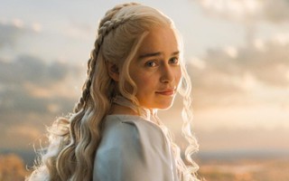 "Mẹ rồng" Emilia Clarke suýt chết vì bệnh não