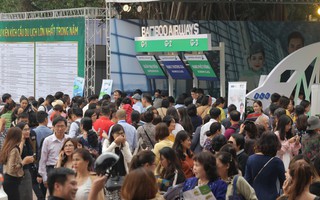 Cả ngàn người xếp hàng mua vé máy bay, tour giá rẻ tại hội chợ du lịch