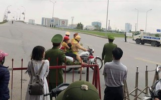 Cấm đường tiễn đoàn Chủ tịch Kim Jong-un, CSGT dùng xe đặc chủng đưa 2 mẹ con đi cấp cứu