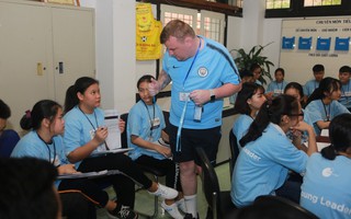 Manchester City dùng bóng đá rèn kỹ năng lãnh đạo cho trẻ em Việt Nam