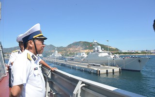 2 tàu hộ vệ tên lửa Đinh Tiên Hoàng và Trần Hưng Đạo thăm Trung Quốc