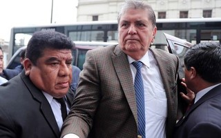 Cựu Tổng thống Peru nói gì trước khi tự bắn vào đầu?