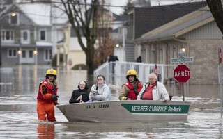Canada hứng lũ lụt nặng chưa từng thấy