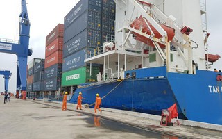 Khẩn trương gỡ vướng logistics cho ĐBSCL