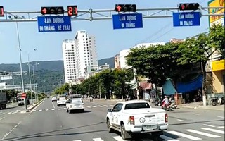 Đà Nẵng: Trích xuất camera truy tìm đoàn xe ô tô ngang nhiên vượt đèn đỏ