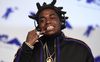 Kodak Black - rapper từng dùng tiền che mặt lại bị bắt