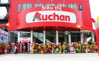Chuỗi siêu thị Auchan khuyến mãi "dọn kho" trước ngày đóng cửa