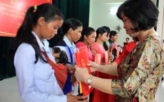 38 công dân Lào được nhập quốc tịch Việt Nam