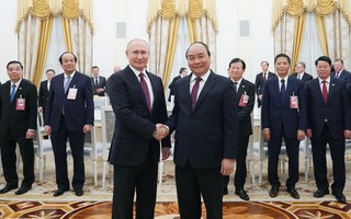 Thủ tướng Nguyễn Xuân Phúc hội kiến Tổng thống Nga Putin