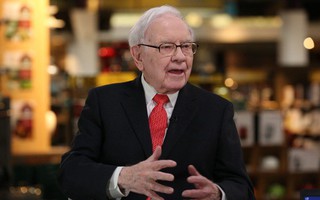 Warren Buffett: “Đừng bao giờ nghe theo những người như tôi”