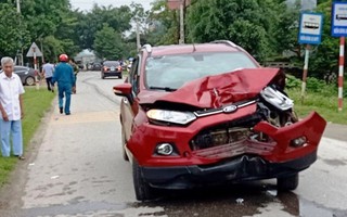 Đình chỉ công tác thiếu úy công an lái ôtô tông chết 2 người phụ nữ