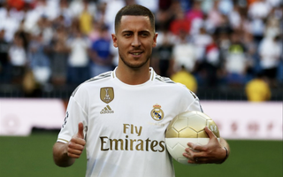 "Bom tấn" Hazard chào sân, 50.000 CĐV Real Madrid lên cơn sốt