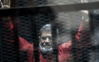 Chưa kịp lãnh án, cựu Tổng thống Ai Cập chết ngay tại tòa