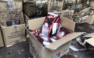Bắt giữ 8.000 que kem Trung Quốc nhập lậu