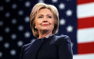 Bà Clinton chưa thể "hạ cánh an toàn"