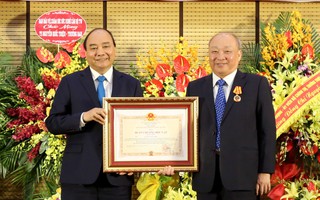 Trưởng Ban Bảo vệ, chăm sóc sức khoẻ cán bộ Trung ương nhận Huân chương cao quý