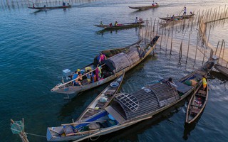 Đón bình minh cùng ngư dân trên Đầm Chuồn ở Huế