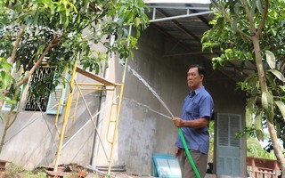 Tay ngang làm điện gió