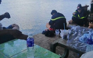 Bé trai bán vé số quê Kiên Giang mất tích trên sông Vàm Cỏ Đông